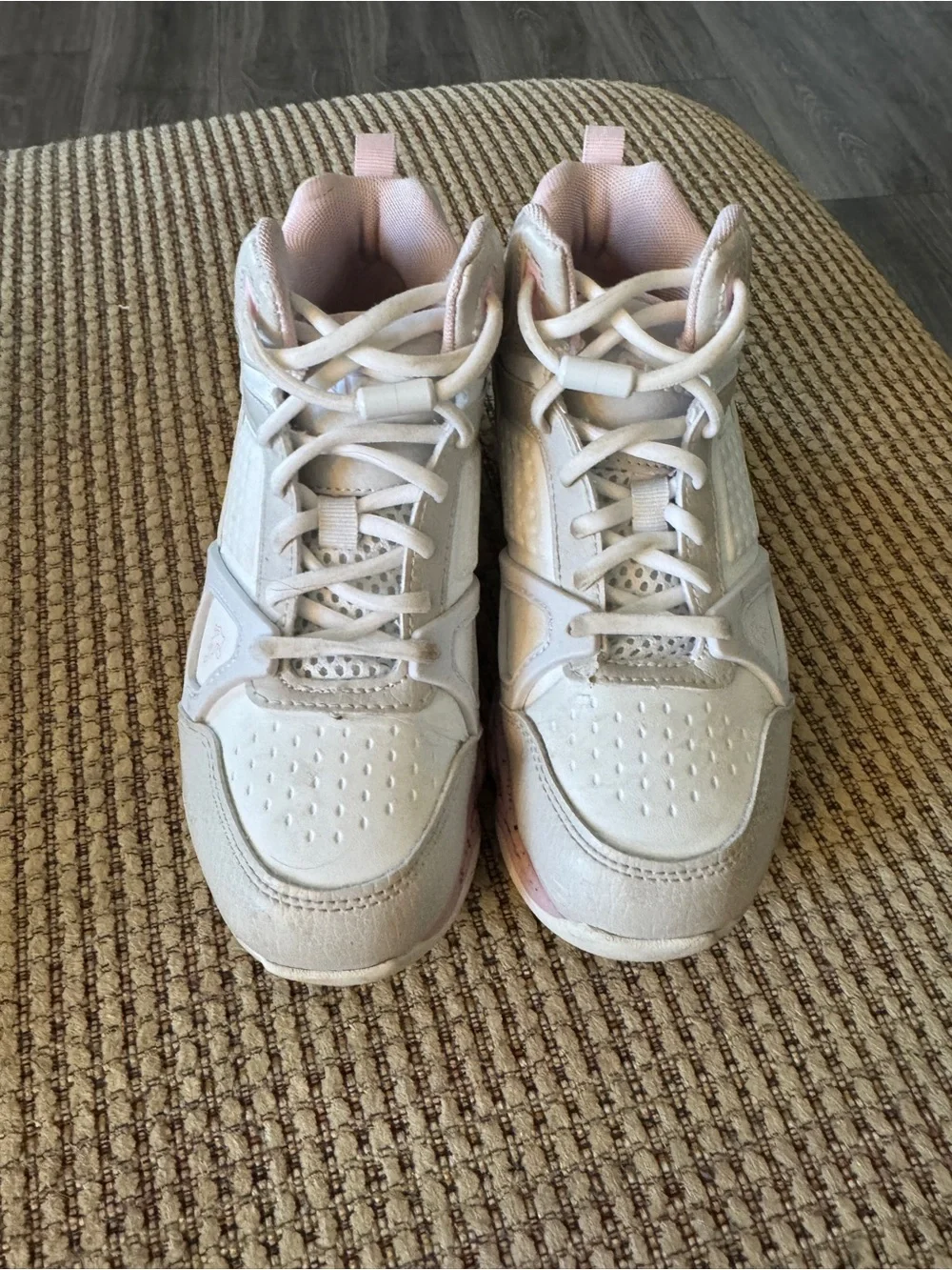 Kids White and Pink Basketball Sneakers - size 1Y